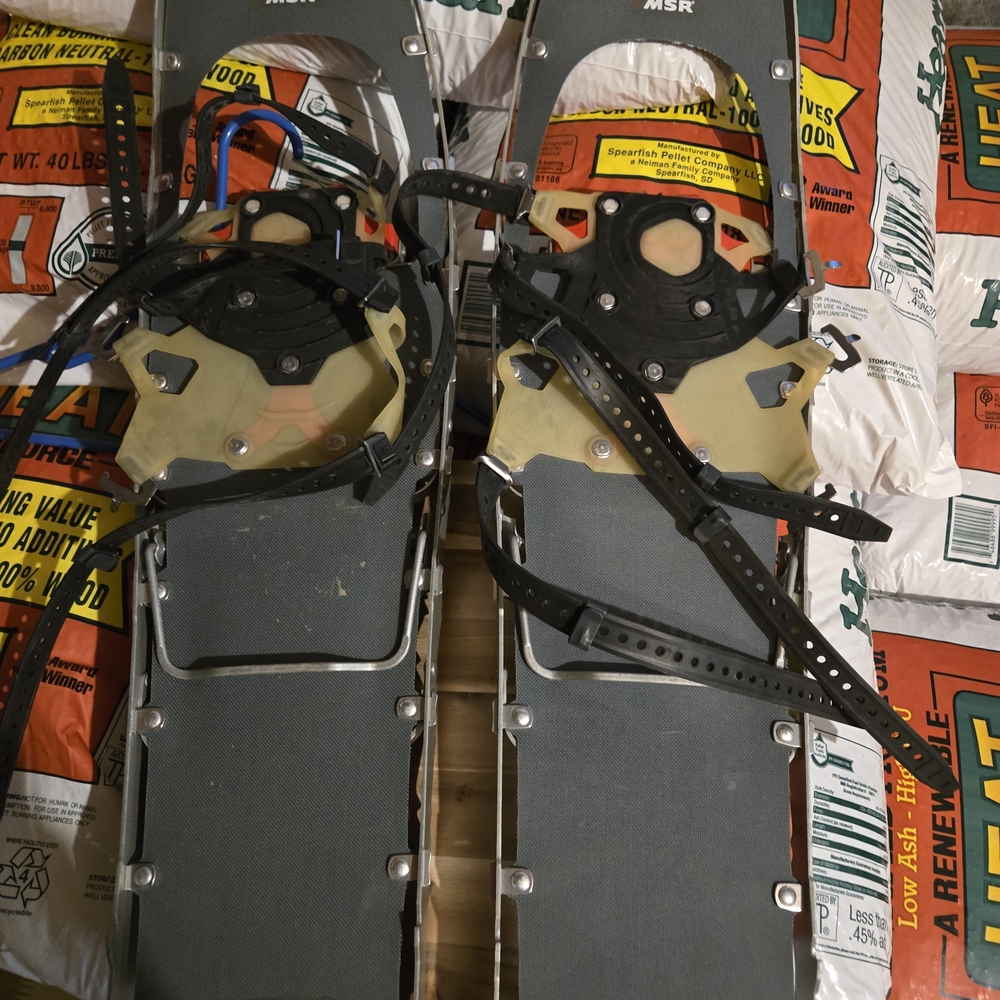 MSR  Lightning Men's Snowshoes in Black and Tan - Durable Winter Traction